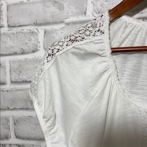 Denver Hayes White Blouse with lace detailing size large - Picture 5 of 8